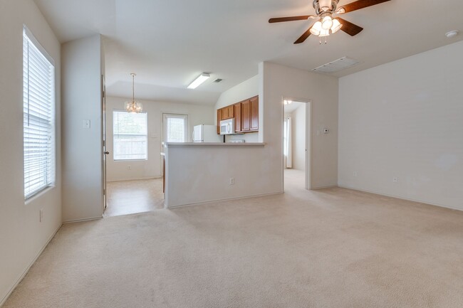 Building Photo - Charming 3-Bedroom Rental in Grand Prairie...