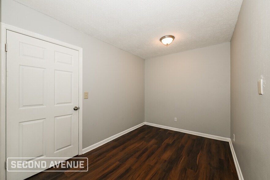 Building Photo - 1964 Leonard Cir S