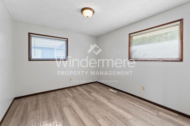 Building Photo - 822-824 N Wilbur Rd