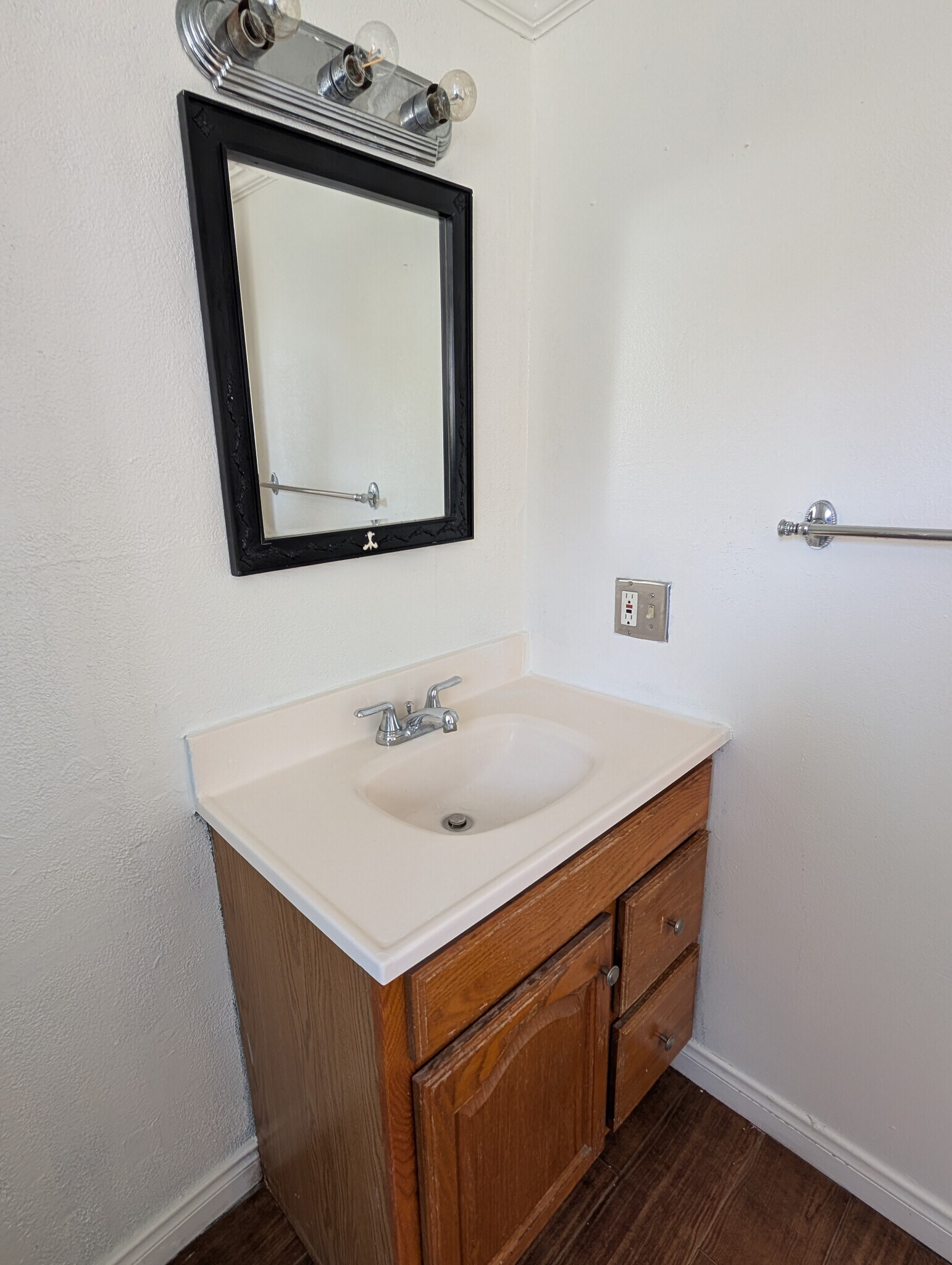Restroom - 7781 Bently Ave