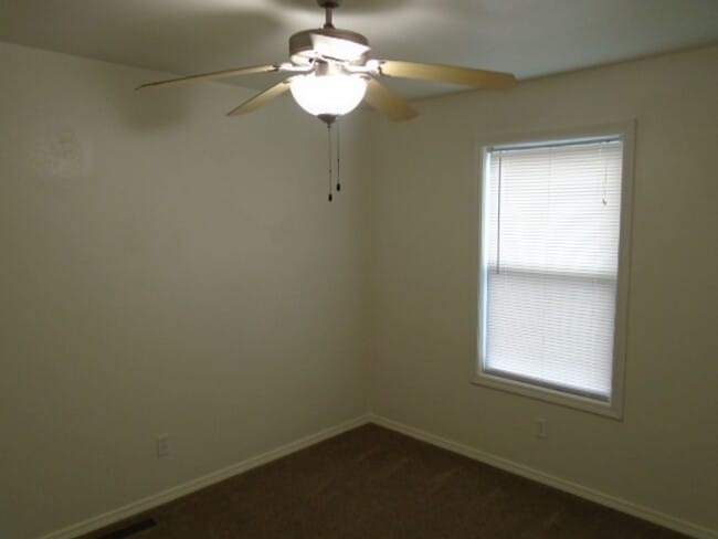 Building Photo - Great Duplex