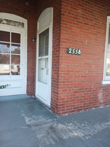 Building Photo - 2558 Lititz Pike