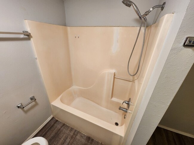 Building Photo - Spacious 1-Bedroom, 1-Bathroom HOUSE AVAILABLE NOW!!