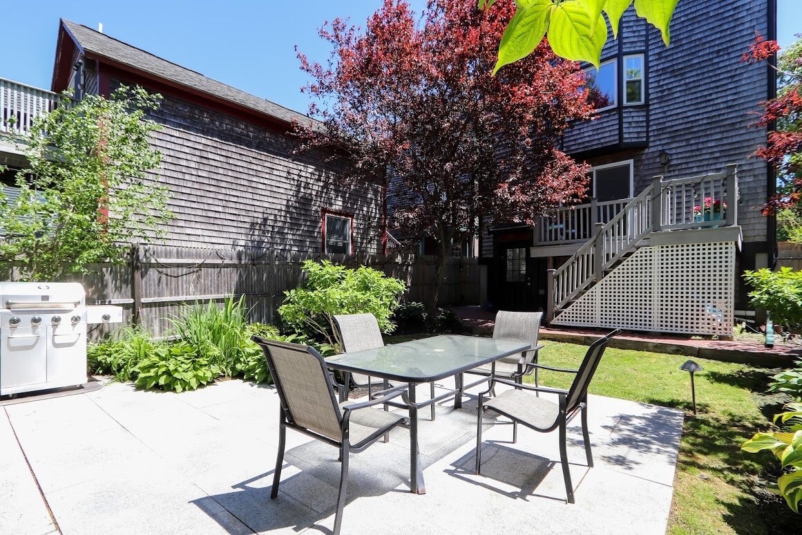 Building Photo - 491 Spring St