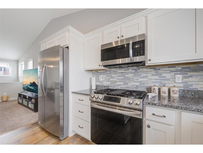 Building Photo - 1731 Riverside Dr