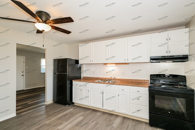 Building Photo - 310 Patterson Ln