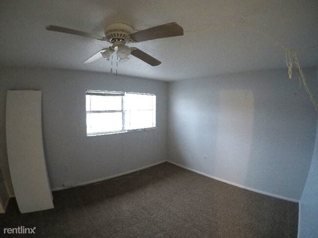 Building Photo - 4810 busch Blvd