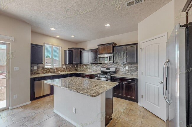 Building Photo - 1038 Desert Sunflower Dr NE