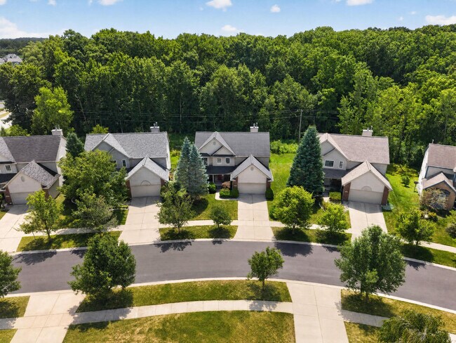 Building Photo - 392 Sedgewood Ln