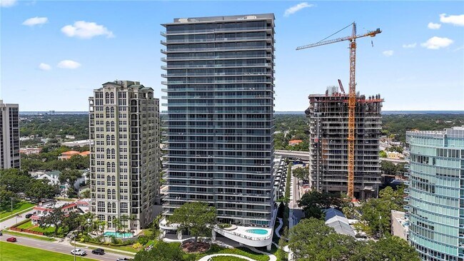 Building Photo - 2912 W Santiago St