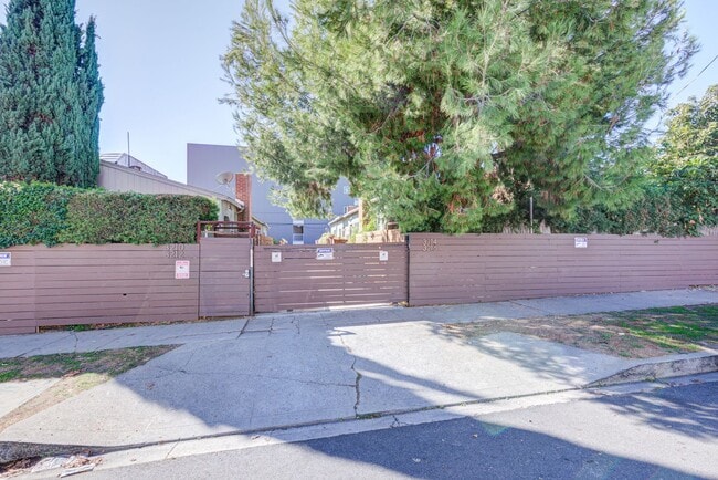 Building Photo - 3216 Bellevue Ave