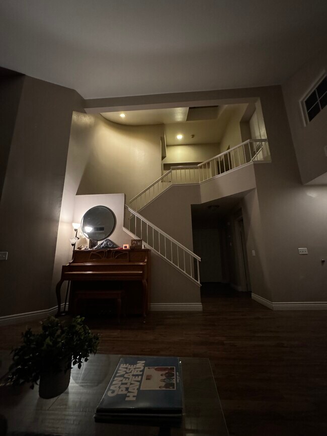 Building Photo - 10966 Larkspur Way