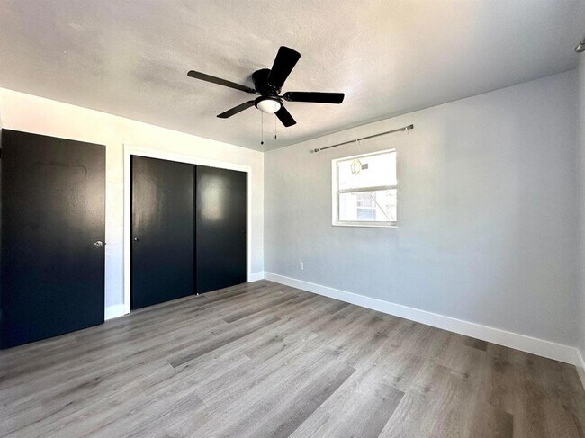Building Photo - 1455 NE Silver Maple Way