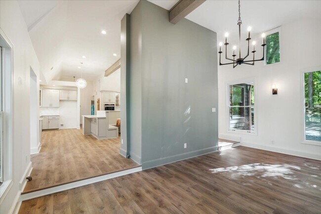 Building Photo - 439 Barbara Ln