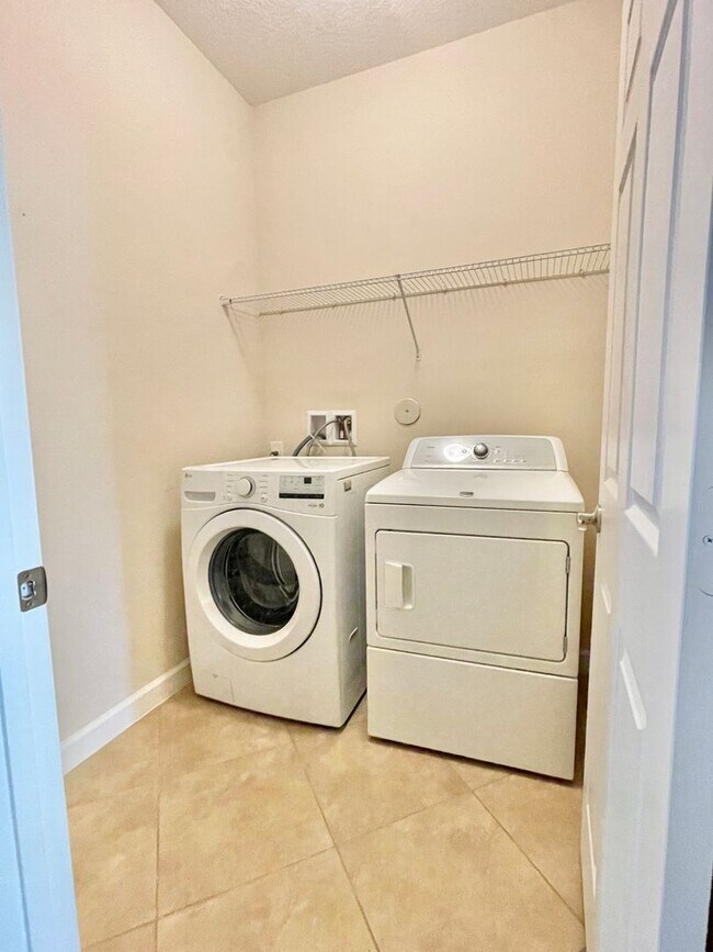 Building Photo - 3+ Bedroom quality built home in desirable...