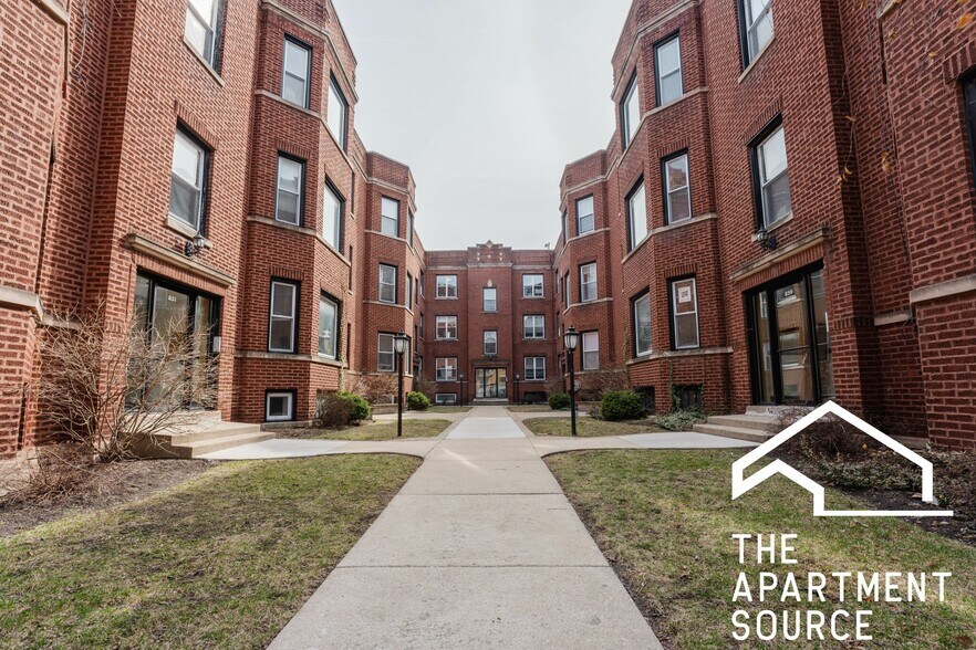 Building Photo - 857 W Cornelia Ave