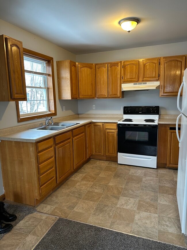 Building Photo - 15 LLC-77 Sailly Avenue