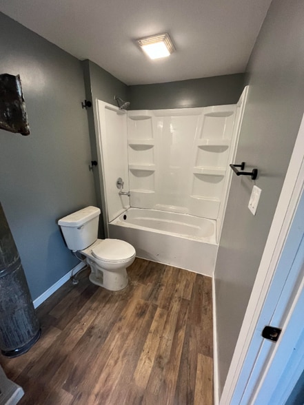 Building Photo - 1200 Gomber Ave