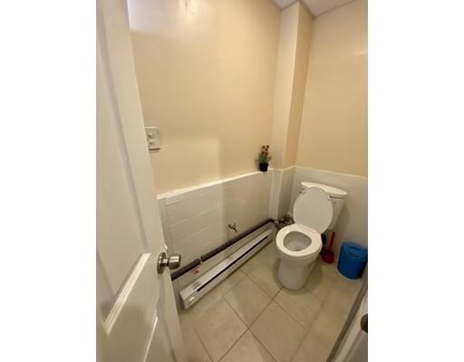 Building Photo - 102 Sydney St