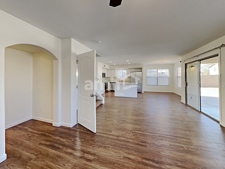 Building Photo - 9824 E Onza Ave