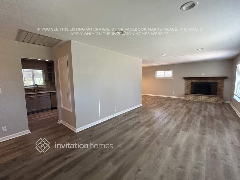 Building Photo - 8531 Crescent Dr