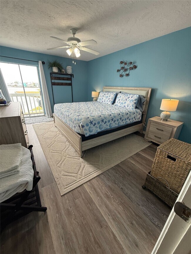 Building Photo - 500 Tiki Dr