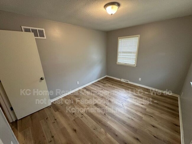 Building Photo - 3028 N 71 St