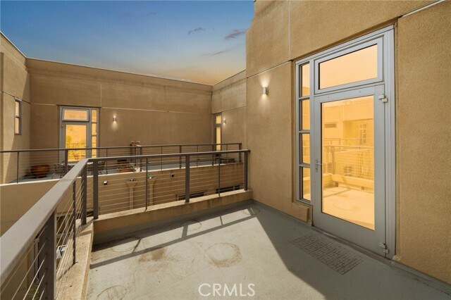 Building Photo - 133 The