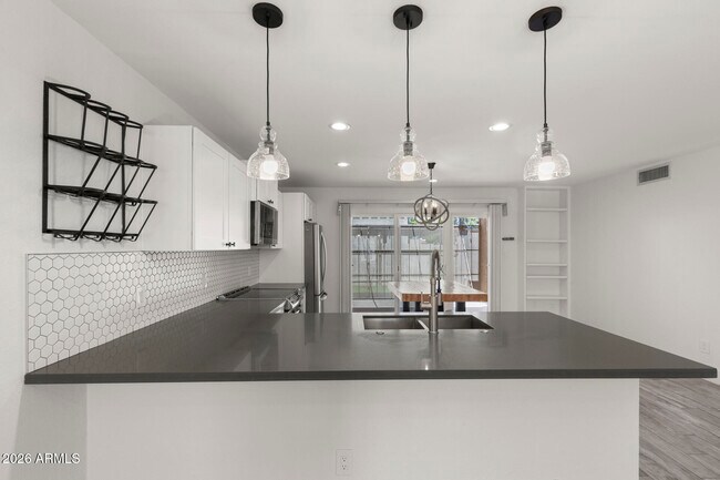 Building Photo - 8348 E Solano Dr