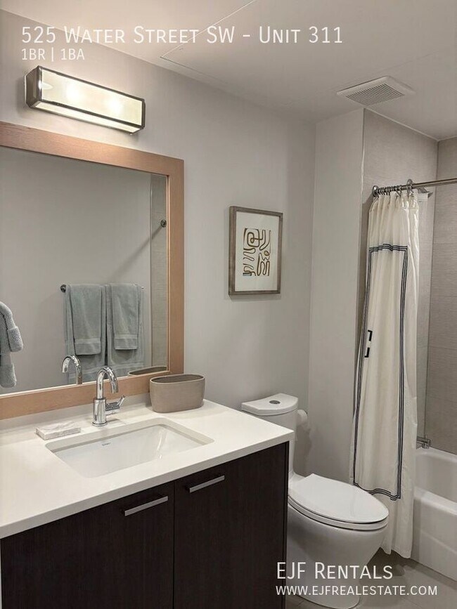 Building Photo - 525 Water St SW