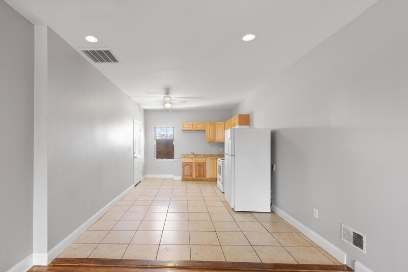 Building Photo - 1005 N Arlington Ave