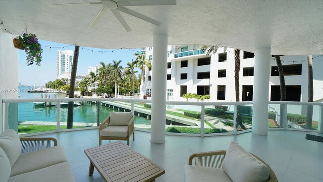 Building Photo - 7918 Harbor Island Dr