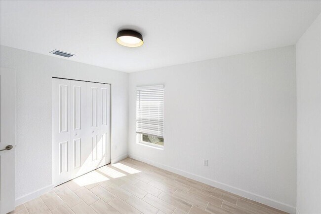 Building Photo - 6331 Windwood Wy