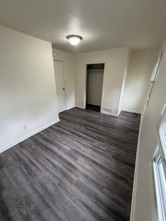 Building Photo - 407 Winton Ave