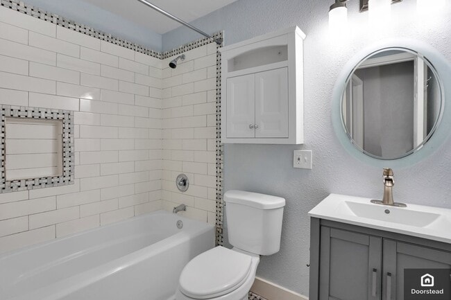 Building Photo - 1035 63rd St