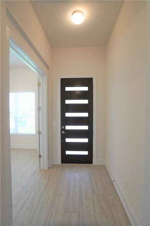 Building Photo - 621 Pinnacle View Dr