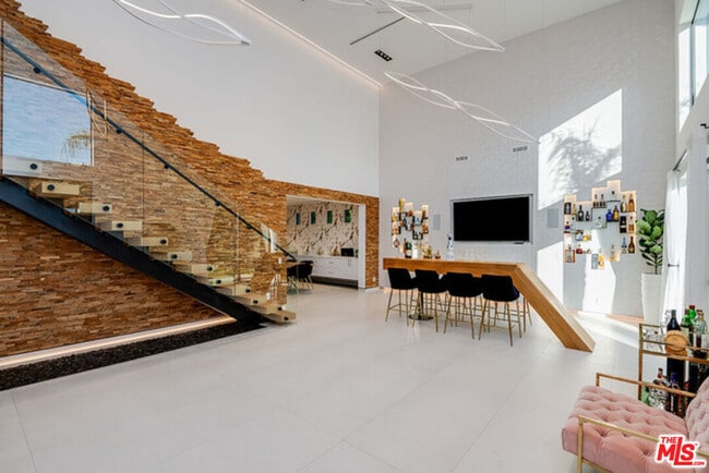 Building Photo - 25879 Chalmers Pl