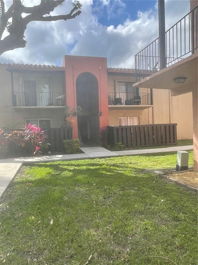 Primary Photo - 10790 N Kendall Dr