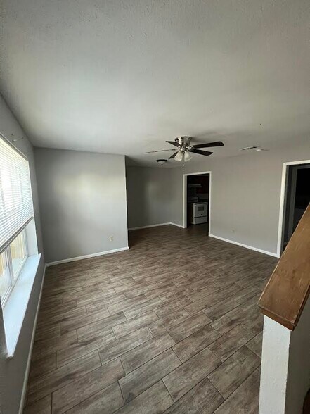 Building Photo - 2815 Longmire Dr