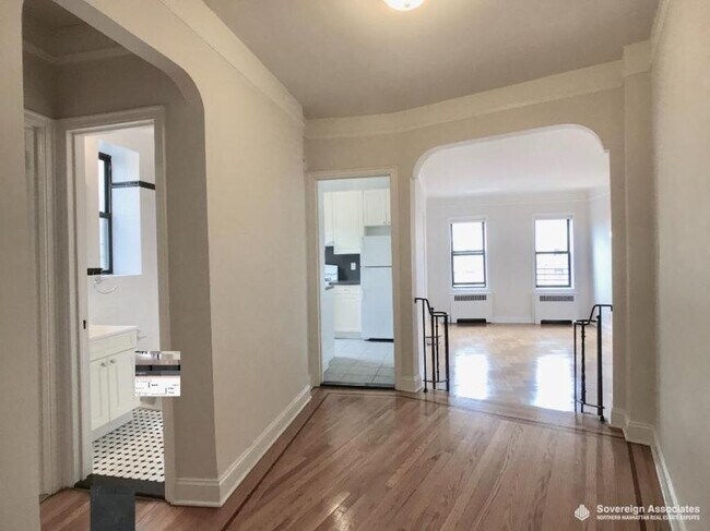 Primary Photo - 2 bedroom in New York NY 10032
