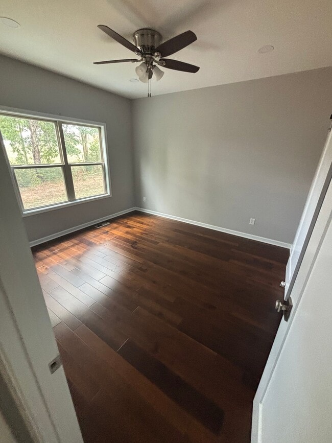 Building Photo - 206 Cherokee Dr