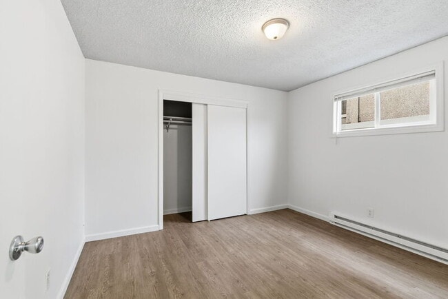 Building Photo - 217 E Sinto Ave