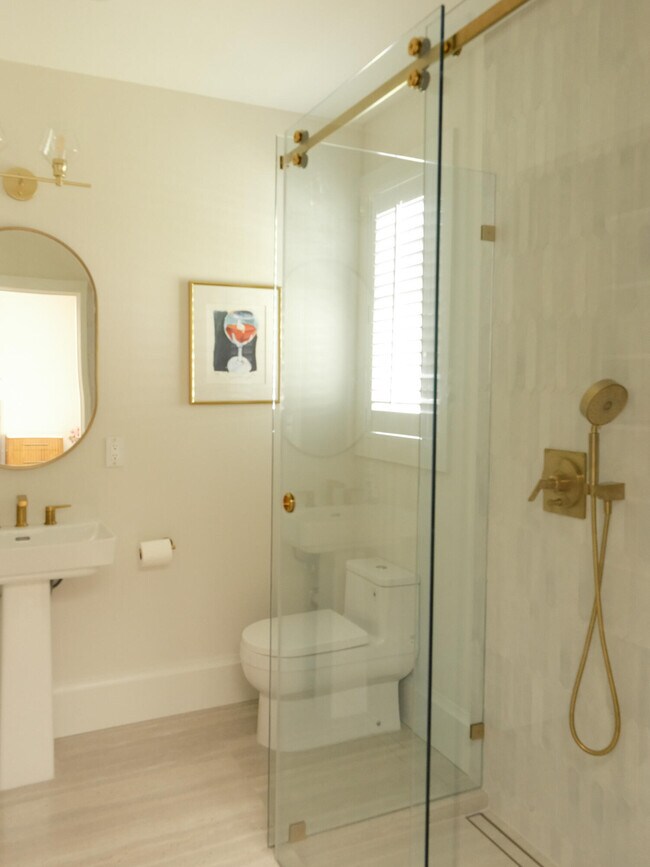 Building Photo - 1017 Tamarind Rd