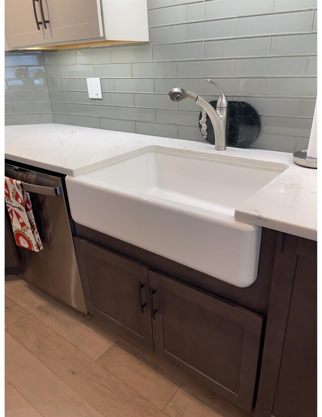 Building Photo - 2075 Lafayette Rd