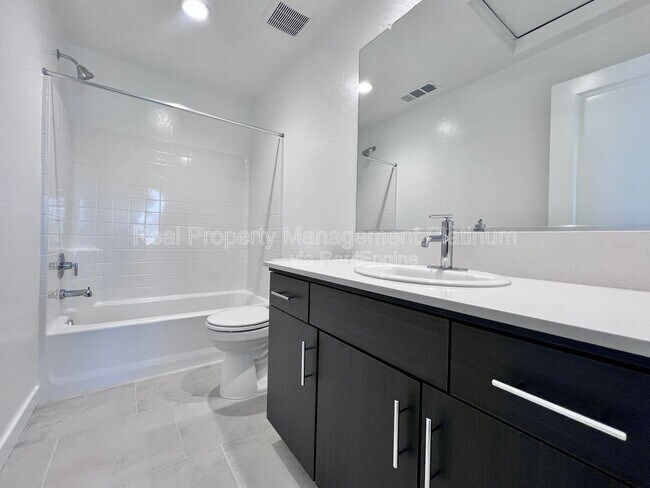 Building Photo - 2903 E Tierra Dr