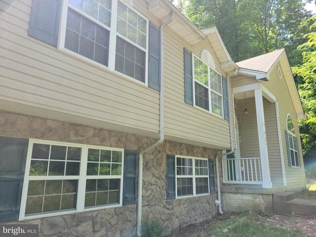 Building Photo - 6194 Dawes Dr