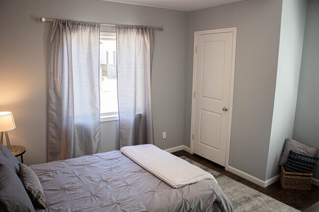 Building Photo - 444 Sunset Ave NW