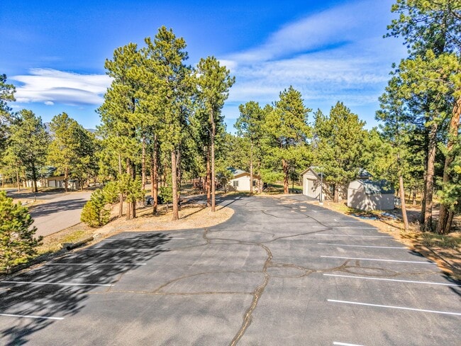 Building Photo - 27927 Circle Dr