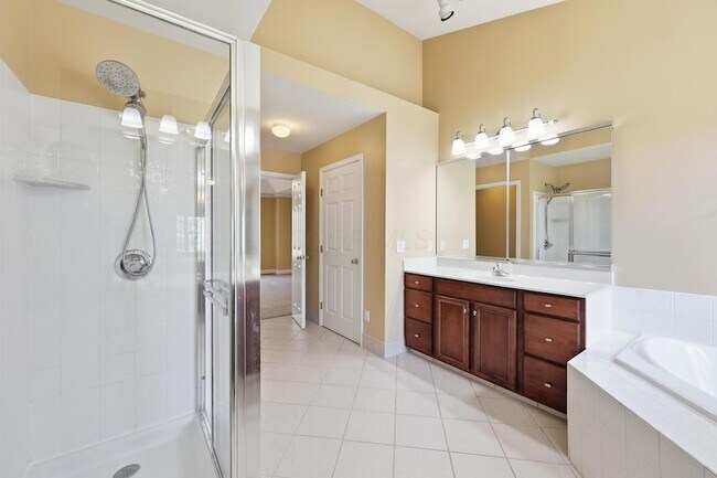 Building Photo - 4823 Vista Ridge Dr