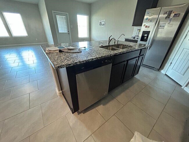 Building Photo - 3207 Sumac Dr